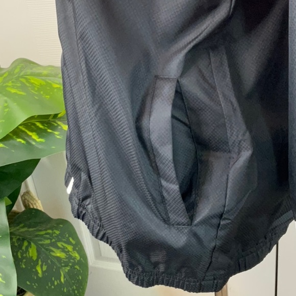 Mitchell & Ness Tuskegee University Windbreaker Size L - Picture 3 of 9